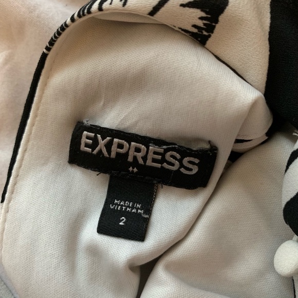 Express floral patterned dress - Picture 4 of 6